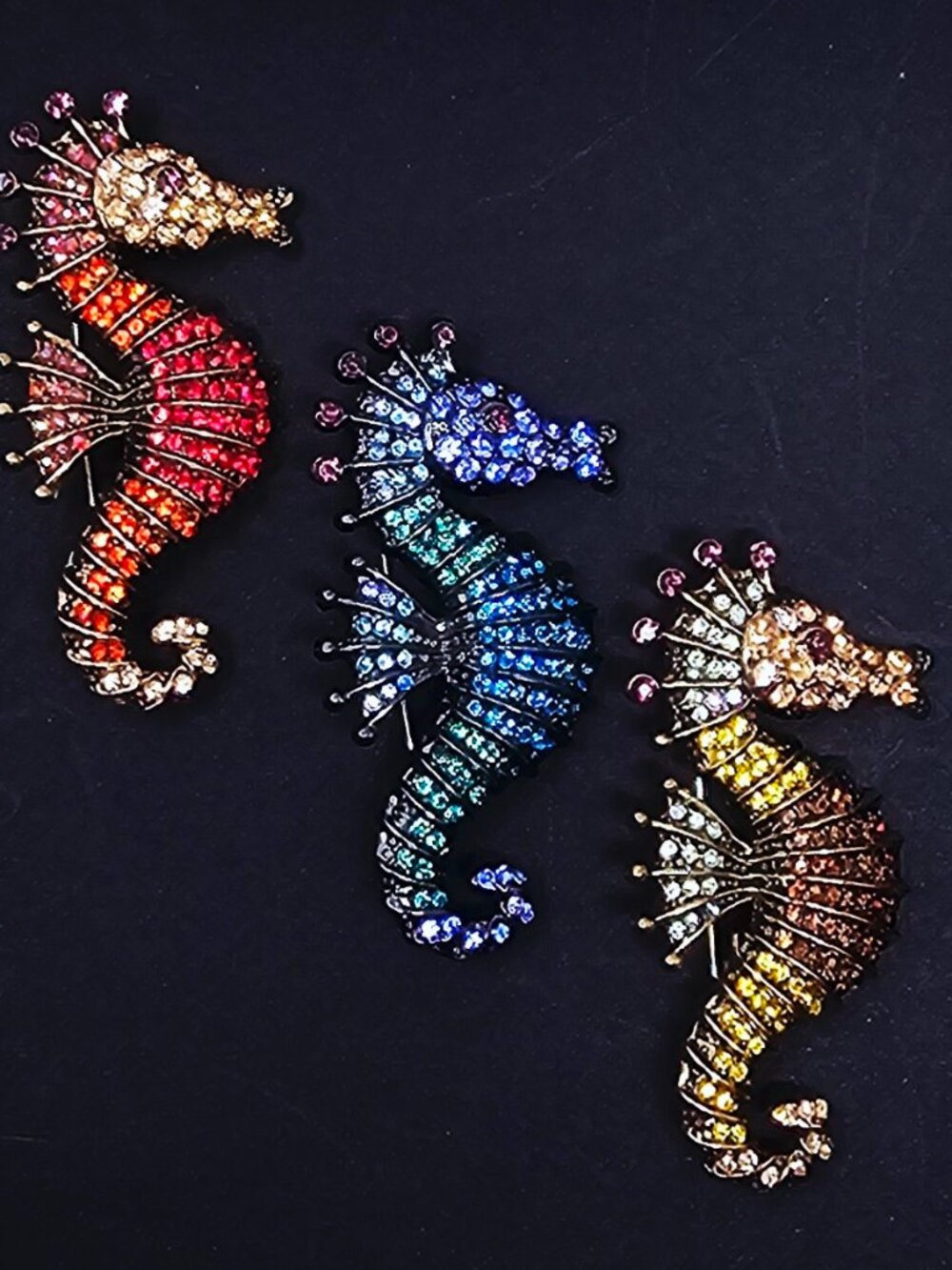 Set of 3 Vintage Style Seahorse Brooches Pins Red Blue Gold